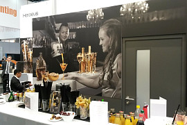 Messebar by Julians